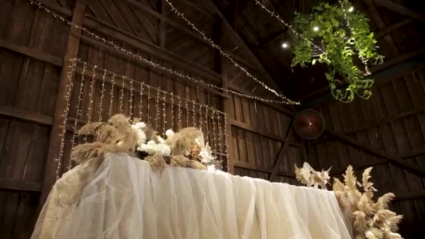 Pengaturan Hari Pernikahan Upacara Pernikahan Dalam Restoran Penuh — Stok Video