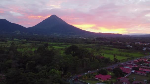 日落时的Arenal Volcano全景 哥斯达黎加 拉汉加 — 图库视频影像