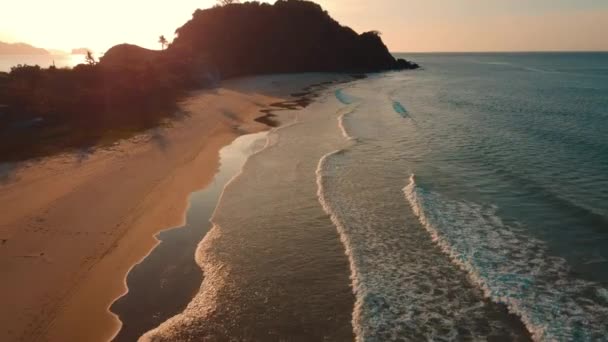 Vista Aérea Cinematográfica Sobre Playa Vainilla Playa Nacpan Nido Filipinas — Vídeo de stock