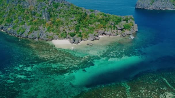 Αεροφωτογραφία Drone Λήψη Μικρών Νησιών Και Παραλιών Γύρω Από Εθνικό — Αρχείο Βίντεο