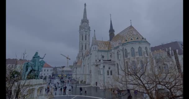 Архитектурные Чудеса Будапешта Венгрия Будайский Замок Бастион Фишмана Культовый Цепной — стоковое видео