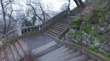 Macaristan, Budapeşte 'nin 4k HDR mimari harikaları. Buda Şatosu, Balıkçı Kalesi, Tuna Nehri boyunca uzanan ikonik Zincir Köprüsü, Macar Parlamento Binası, Kale Bölgesi, Termal Hamamlar. 