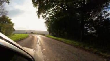 İngiltere 'de sonbaharda ülke şeritleri sürüş noktası 