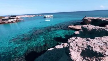 Kıyı havacıkları mavi sular, siyagaras. 