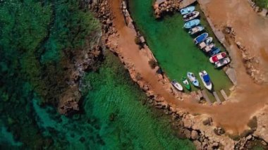 Kıyı havacıkları mavi sular, siyagaras. 