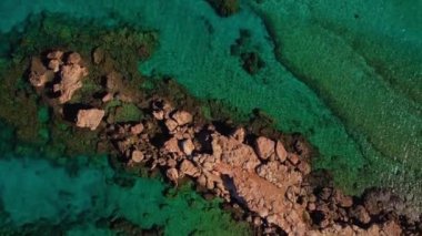 Kıyı havacıkları mavi sular, siyagaras. 