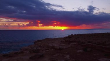 Akşamüstü mavi ışık aşırı hızlanıyor Akdeniz 