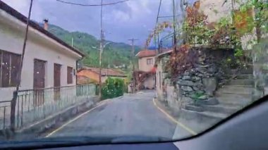 SİZ Troodos 'ta dağların tepesinden hava görüntüsü 