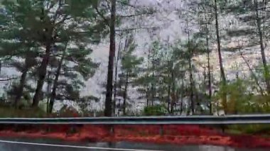 SİZ Troodos 'ta dağların tepesinden hava görüntüsü 