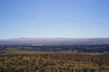 Şehir manzarası, tatlı manzarası, mavi gökyüzü, mahalle manzarası. 