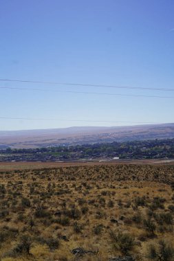 Şehir manzarası, tatlı manzarası, mavi gökyüzü, mahalle manzarası. 