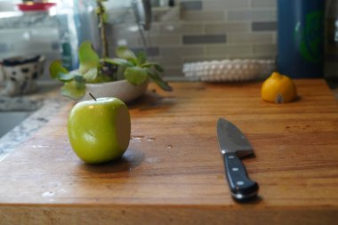 Meyve doğrama, şarküteri tahtası, meyve, atıştırmalık, sağlıklı beslenme, bıçak, kesme, meyve, yiyecek, yiyecek, yiyecek, erzak, sağlık malzemeleri.