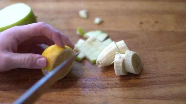 Picar Fruta Charcutería Fruta Bocadillos Comer Sano Cuchillo Corte Cortar — Vídeo de stock