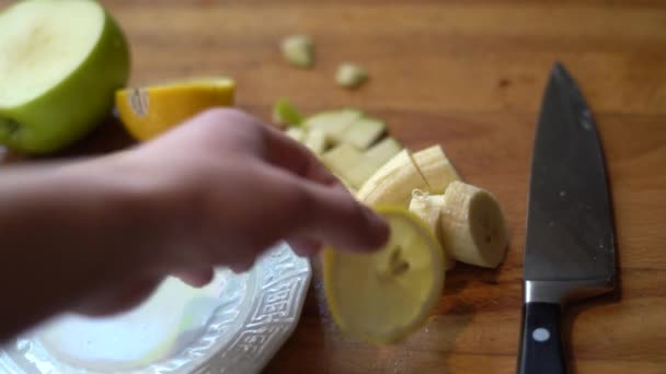 切菜板 健康饮食 切碎水果 — 图库视频影像