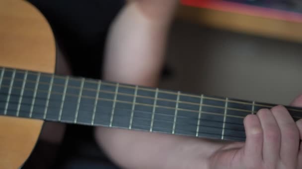 Cântând Chitară Chitară Acustică Degetele Degetele Mână Muzică Instrument Muzical — Videoclip de stoc