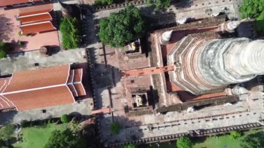 Wat Yai Chai Mongkol 'un eski mabedi Ayutthaya' da 90 derecelik manzaralı ünlü turistik merkezler.