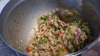 Evde yemek pişirmek, domuz eti, lezzetli görünüyor.