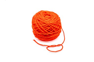 Açık arkaplanda güzel parlak turuncu yün.