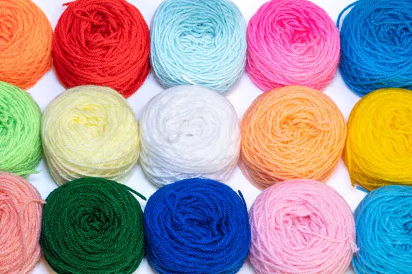 Bir arkaplan oluşturan güzel renkli yün.