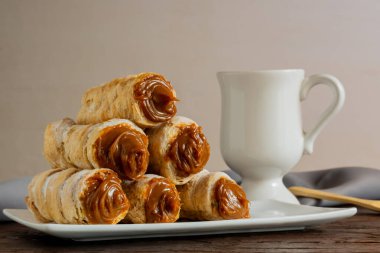 Dulce de leche topları. Çay saatinde yenen tipik Arjantin yemekleri..