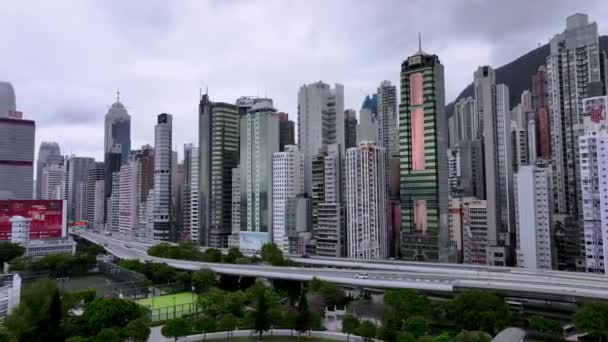 Luchtfoto Panorama Wolkenkrabbers Van Hong Kong Residentiële Gebied Van Boven — Stockvideo