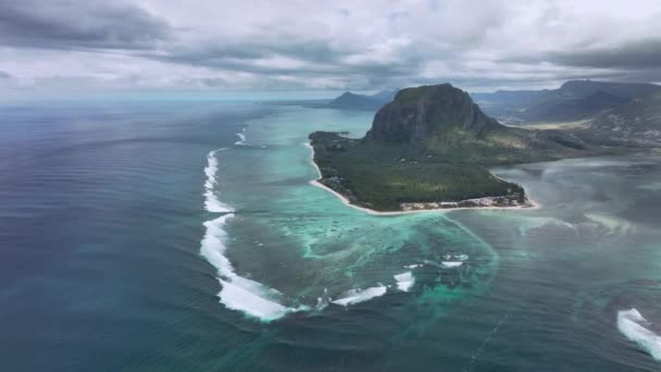Morne Brabant Underwater Waterfall Mauritius Aerial View — 비디오