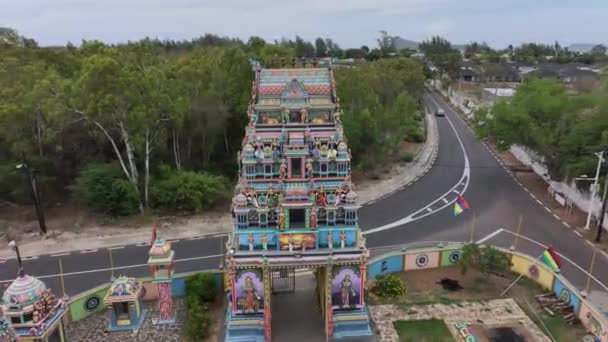 Ένα Μικρό Παραδοσιακό Ινδουιστικό Ναό Στο Νησί Του Μαυρίκιου Αεροφωτογραφία — Αρχείο Βίντεο