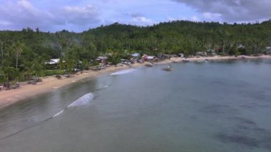 Palawan, Filipinler 'deki Okyanusta Balıkçı Köyü