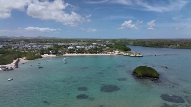 在毛里求斯拥有豪华酒店的海岸 — 图库视频影像