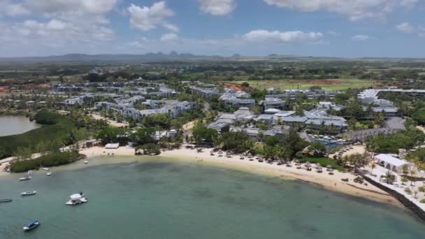 Побережье Роскошным Отелем Маврикии — стоковое видео