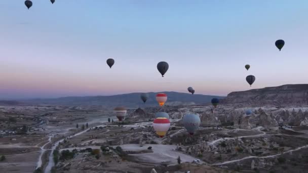 Dozens Balloons Horizon Morning Cappadocia Turkey Aerial — Stockvideo