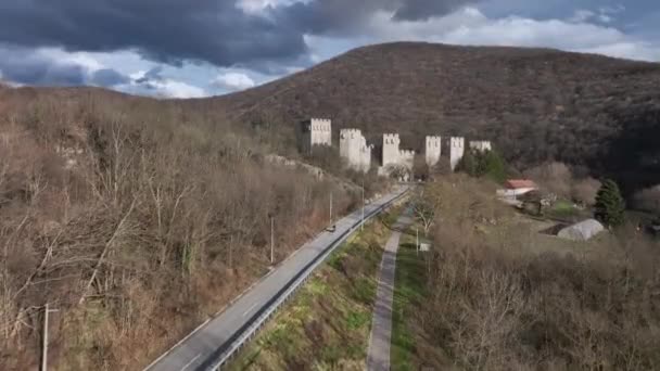 Μονή Μανασίας Στο Ντεσπότοβατς Της Σερβίας Αεροφωτογραφία — Αρχείο Βίντεο