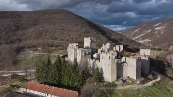 Μονή Μανασίας Στο Ντεσπότοβατς Της Σερβίας Αεροφωτογραφία — Αρχείο Βίντεο