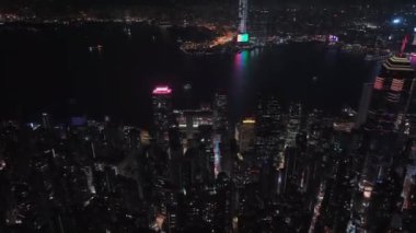 Hong Kong 'un Aydınlanmış Gece Panoraması, Hava Görüntüsü