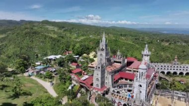 Filipinler, Cebu Adası 'ndaki Simala Manastırı Tapınağı