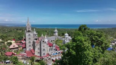Filipinler, Cebu Adası 'ndaki Simala Manastırı Tapınağı