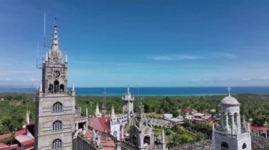 Filipinler, Cebu Adası 'ndaki Simala Manastırı Tapınağı