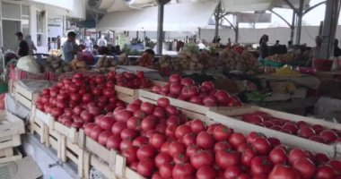 Özbekistan 'daki Doğu Pazarı' nda Ürünler ve Tüccarlar