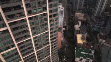 Akşam Parlayan Manila, Filipinler, Havadan Görüntü Üzerinde Uçmak