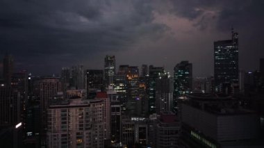Akşam Parlayan Manila, Filipinler, Havadan Görüntü Üzerinde Uçmak