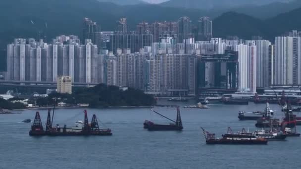Barcazas Puerto Carga Ciudad Hong Kong — Vídeo de stock