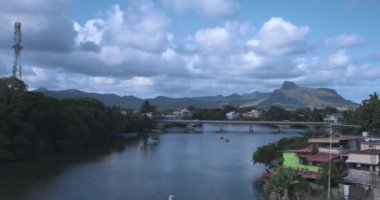 Mahebourg 'un Panoraması Ve Bir Köprüsü Olan Nehir, Mauritius