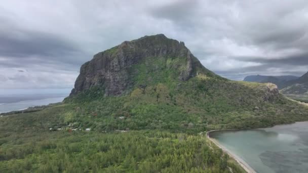 Tájképek Szigetről Kilátással Morne Brabant Hegyre Mauritius Aerial — Stock videók
