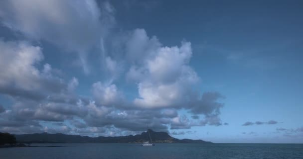 Katamarán Pozadí Horské Krajiny Maheburgu Mauricius — Stock video