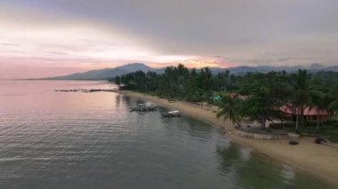 Palawan, Filipinler 'in Vahşi Sahili' nde Muhteşem Gün Batımı