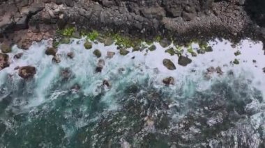 Mauritius 'un Rocky Vahşi Sahili' nde Dalgalar, Hava Görüntüsü