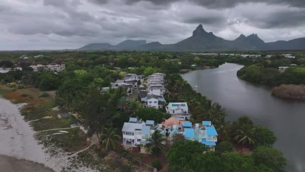 Tamarin Körfezi Nde Mauritius Nehir Manzaralı Tatil Köyleri — Stok video
