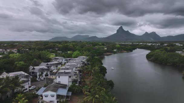 Tamarin Körfezi Nde Mauritius Nehir Manzaralı Tatil Köyleri — Stok video