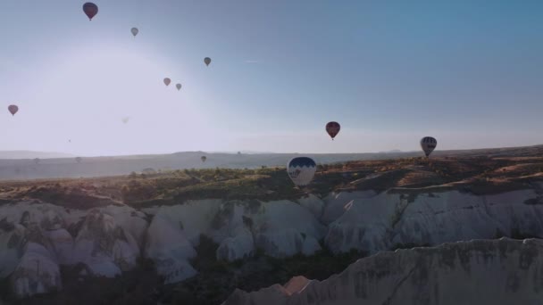 Veel Silhouetten Van Ballonnen Bij Dageraad Horizon Cappadocië — Stockvideo