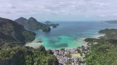 Palawan Adası 'ndaki El Nido Gölünün Panoraması, Hava Görüntüsü